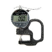 Cyfrowe mierniki grubości 0,01 mm (0–12,7 mm i 0–25 mm)